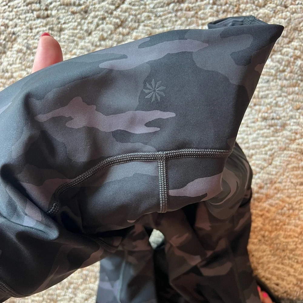 Athleta Ultimate 7/8 Camo Legging - Picture 11 of 11
